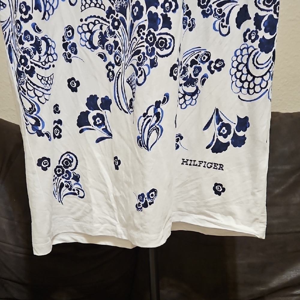 Tommy Hilfiger White Tee with Navy Floral Motif - Short Sleeve - Picture 4 of 10